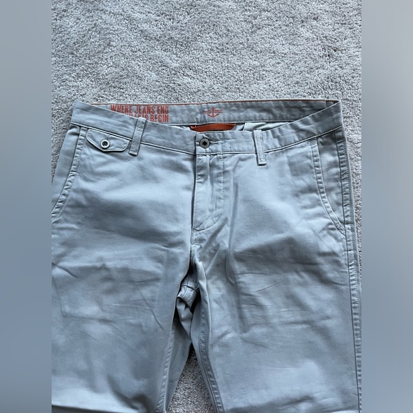 Men’s Dockers The Broken In Alpha Khaki Pants - Picture 3 of 9